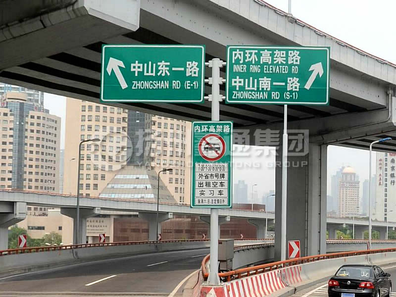 BZG-013，交通標(biāo)志桿，T型三懸臂交通標(biāo)志桿