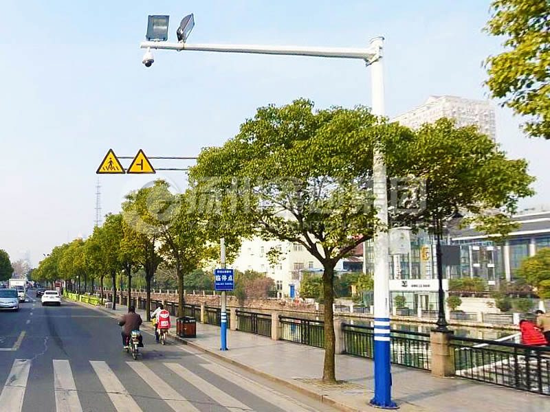 DJG-018，電子警察桿，治安監(jiān)控桿