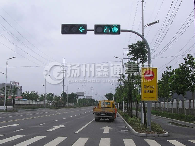 XHDG-051，自彎信號燈桿