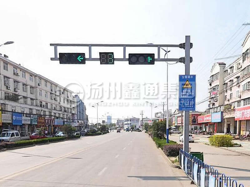 XHDG-057，F(xiàn)型方管信號燈桿